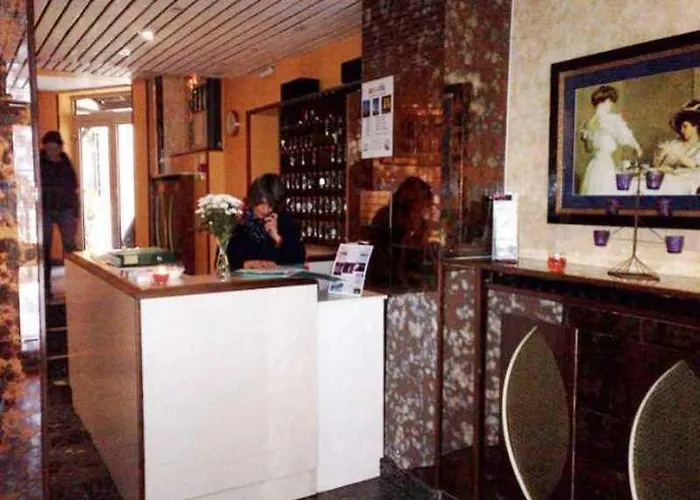 Est Hotel 3*