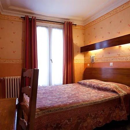 Est Hotel 3*
