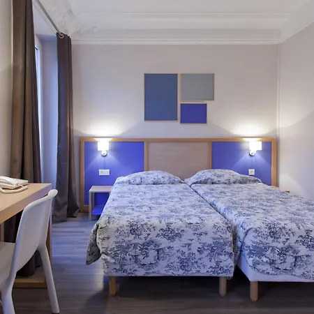 Est Hotel 3*