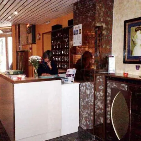 Est Hotel 3*